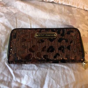 BETSEY JOHNSON WALLET